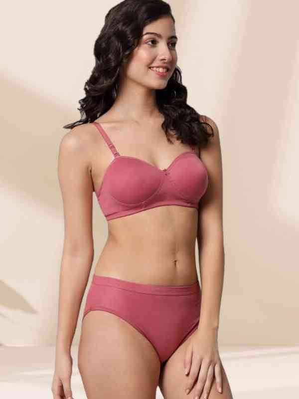 woman innerwear